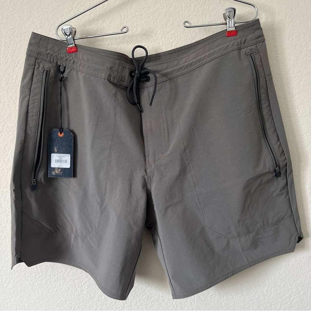 Layover Trail Hybrid Short